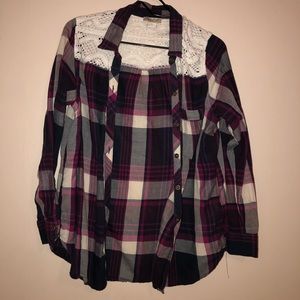 Gently used Lucky Brand flannel 🌸